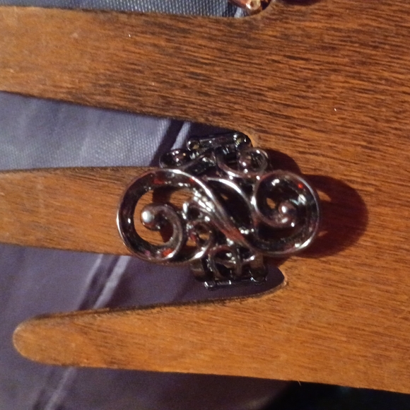 Ring - Picture 2 of 5